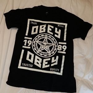 OBEY Glow in the dark tee